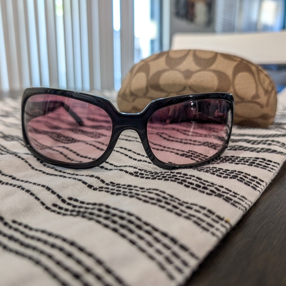 Coach Sunglasses - Picture 1 of 3